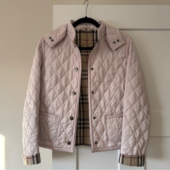 Burberry Quilted Jacket with Plaid Design - Picture 3 of 15
